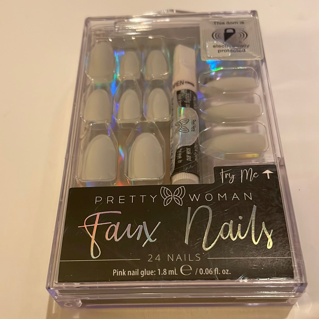 Pretty Woman Faux Nails