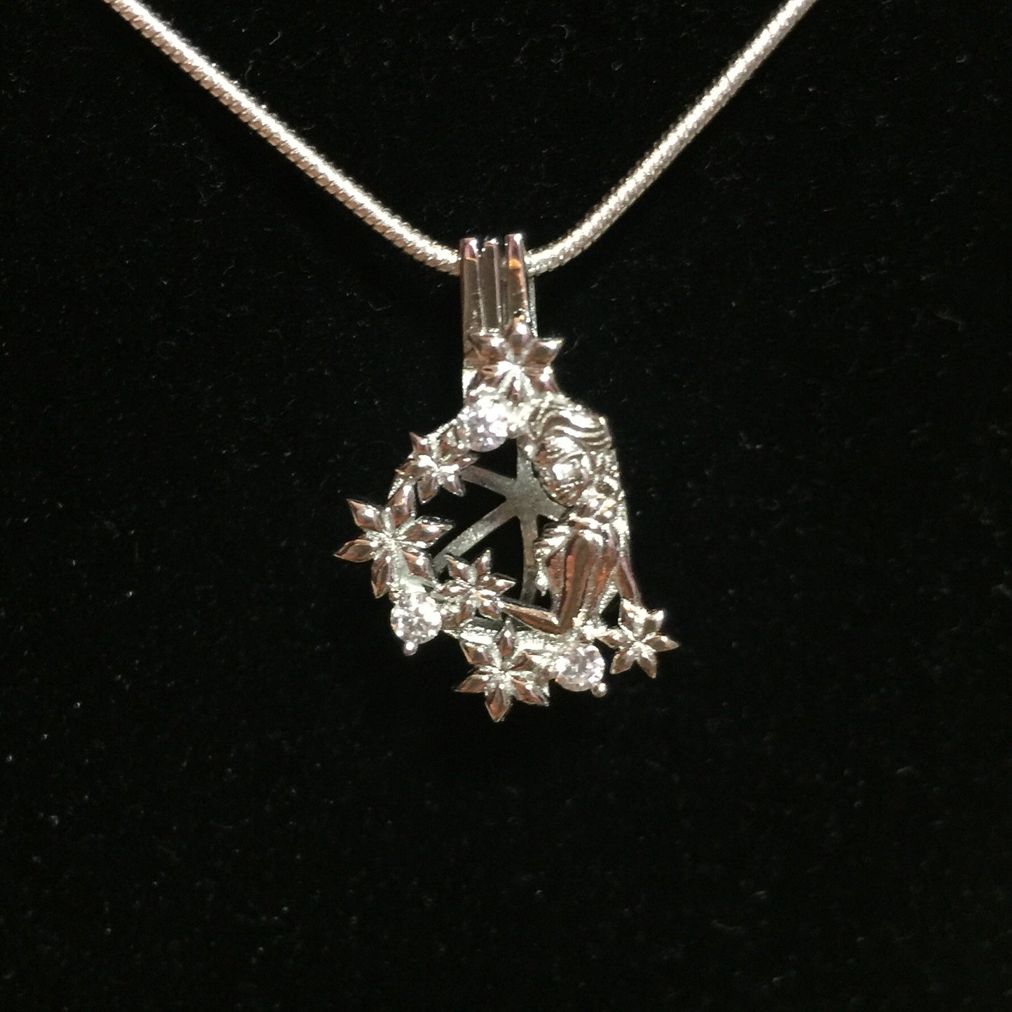 Frozen Elsa Single Pearl Cage Pendant (Sterling Silver)