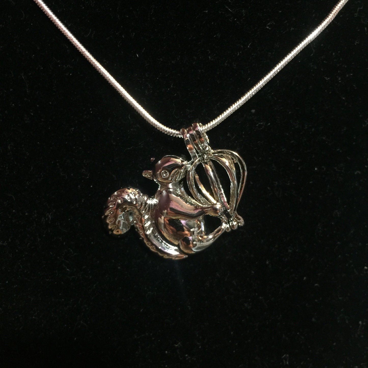 Squirrel Single-Pearl Cage Pendant (Silver Plated)