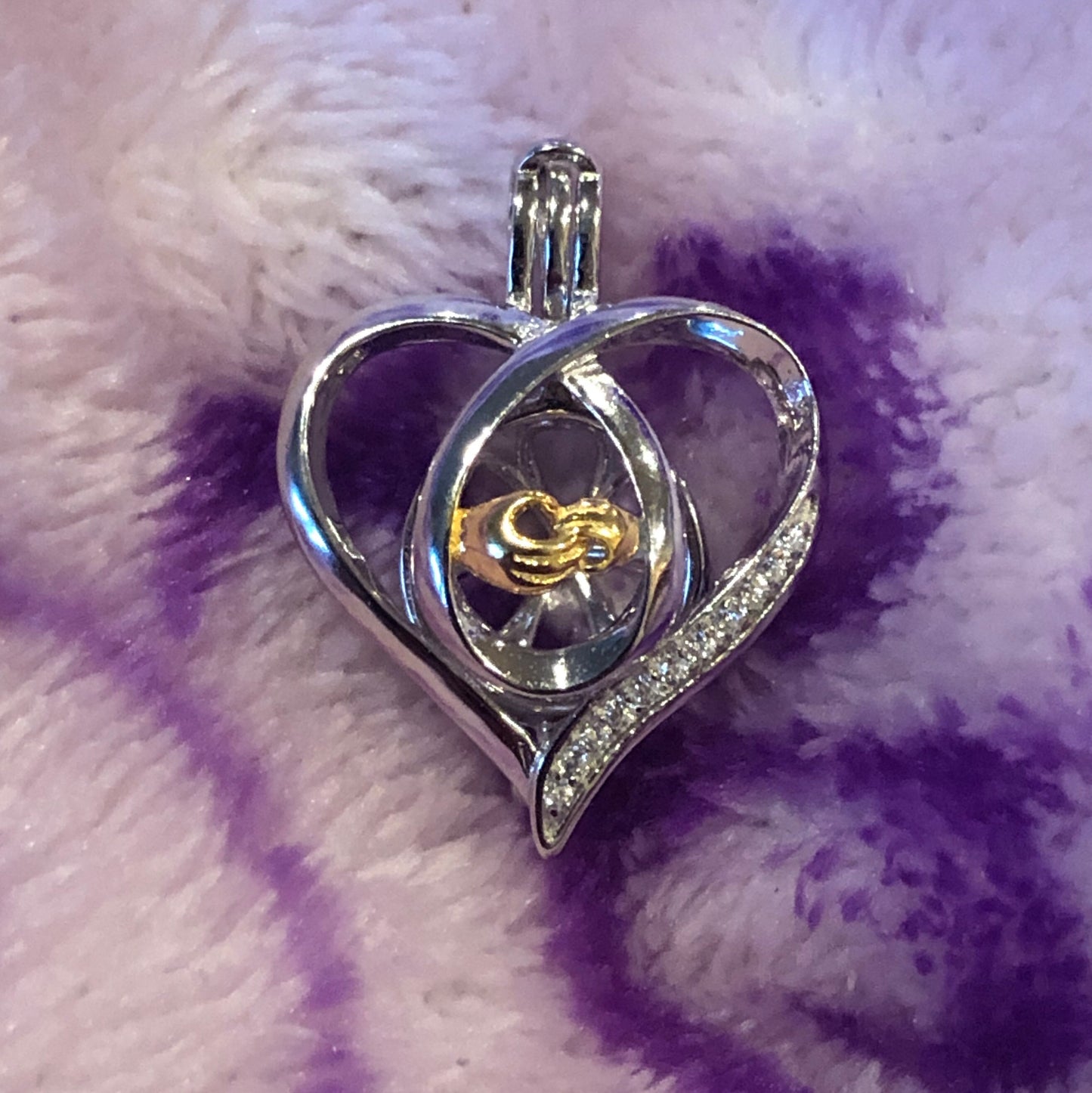 Mommy and Me Hands Single Pearl Cage Pendant (Sterling Silver)