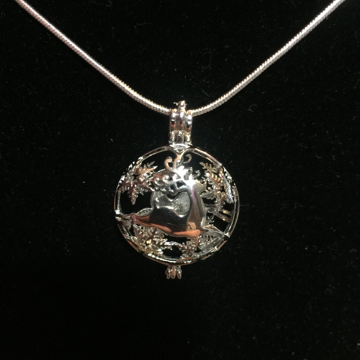 Reindeer Round Multi-Pearl Cage Pendant (Sterling silver)